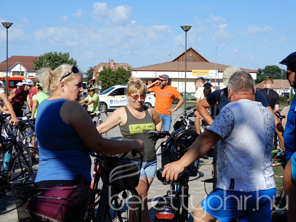 Kerékpártúra az autópályán 14